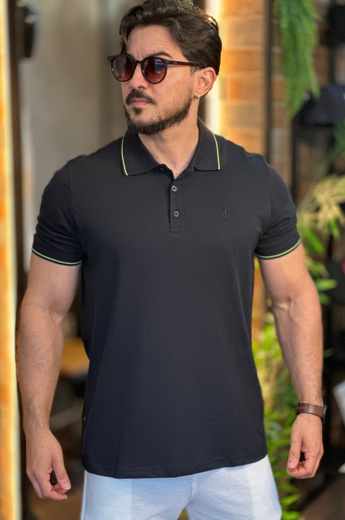 Polo Preta Detalhe Neon DLZ