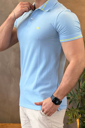 Polo Azul Claro Acostamento