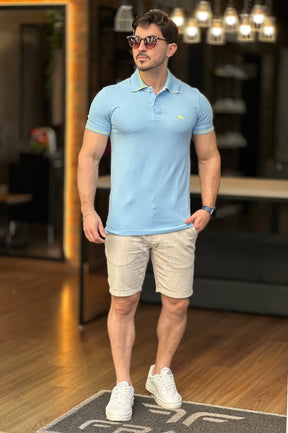 Polo Azul Claro Acostamento
