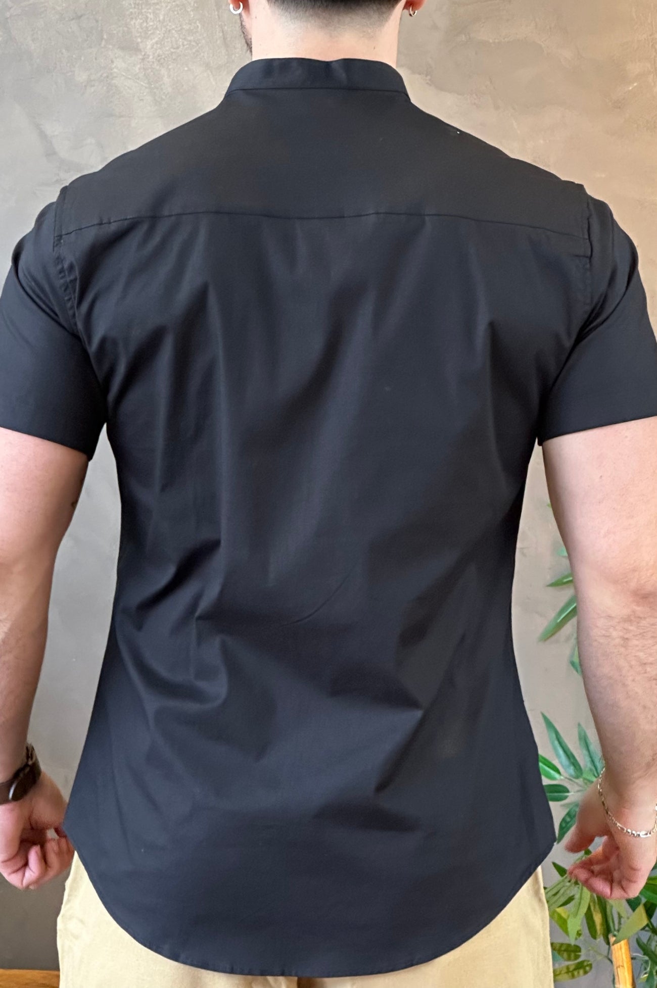 Camisa Manga Curta Gola Padre Preta