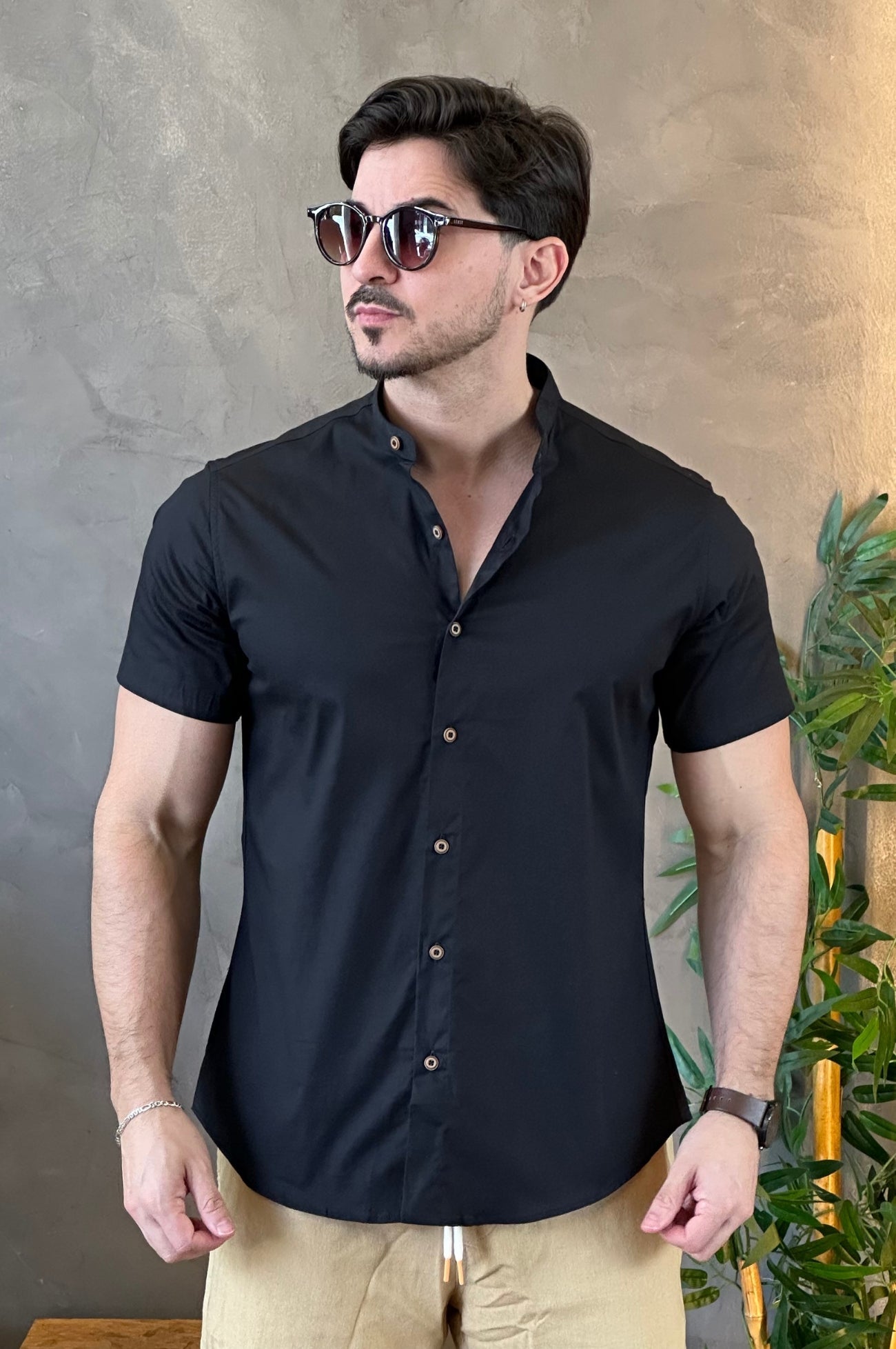 Camisa Manga Curta Gola Padre Preta