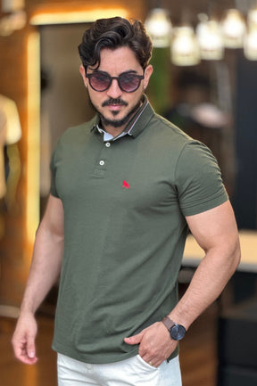 Polo Verde Militar com Zíper Acostamento