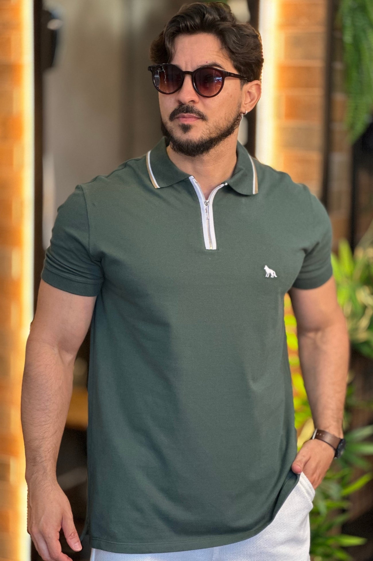 Polo Verde Militar Detalhe Gola Acostamento