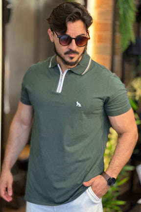 Polo Verde Militar Detalhe Gola Acostamento