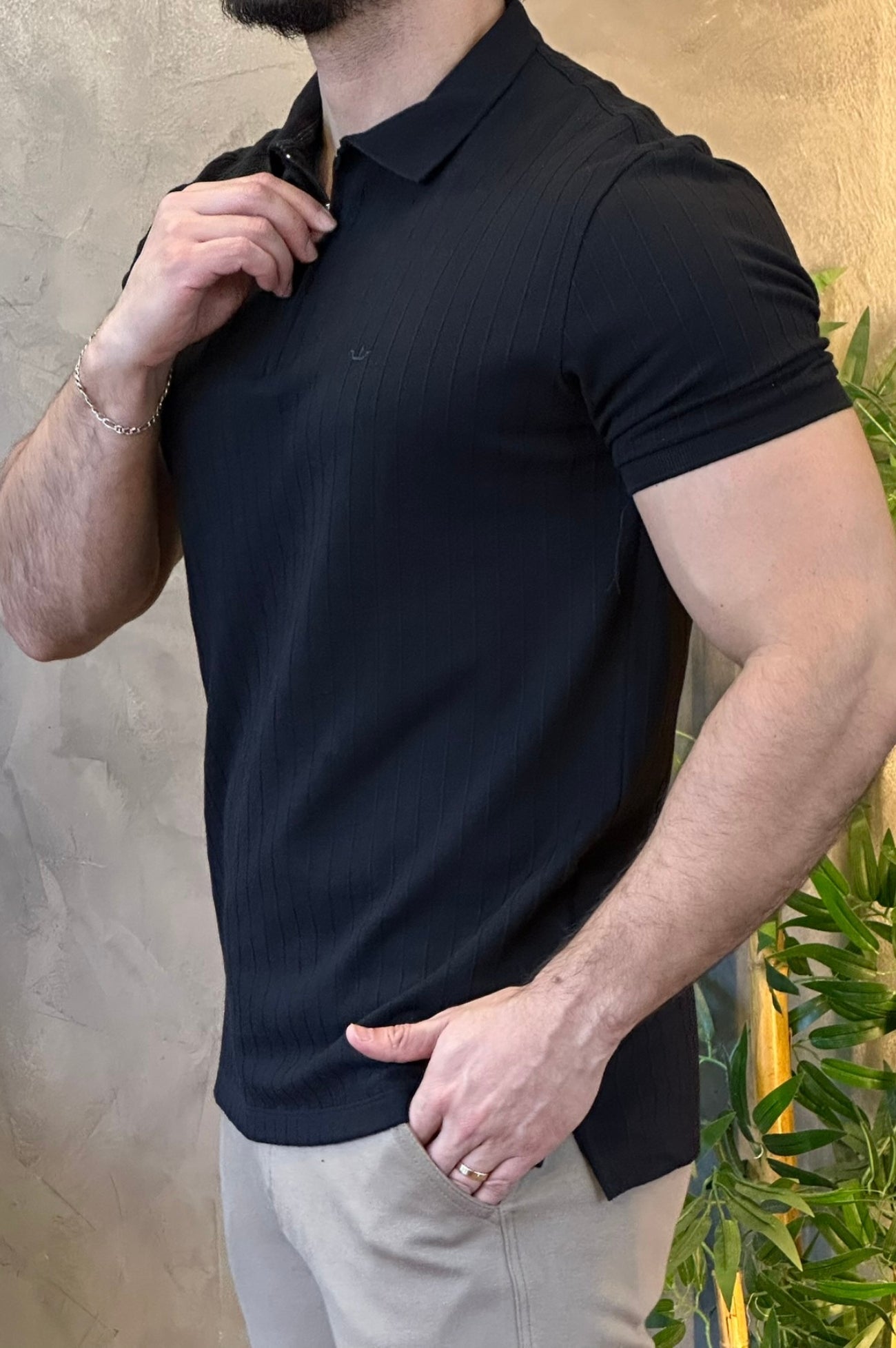 Polo Tricot com Ziper Preta