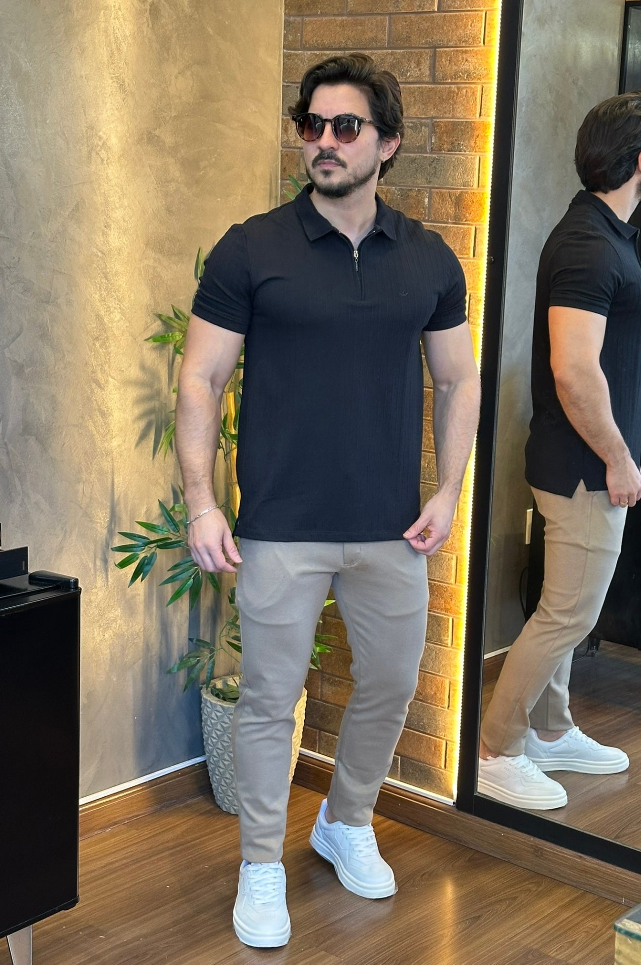 Polo Tricot com Ziper Preta